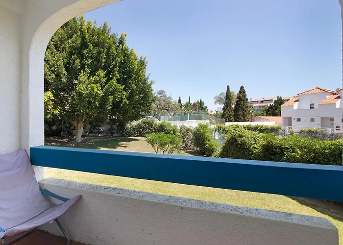 Santiago's Oura House Apartman